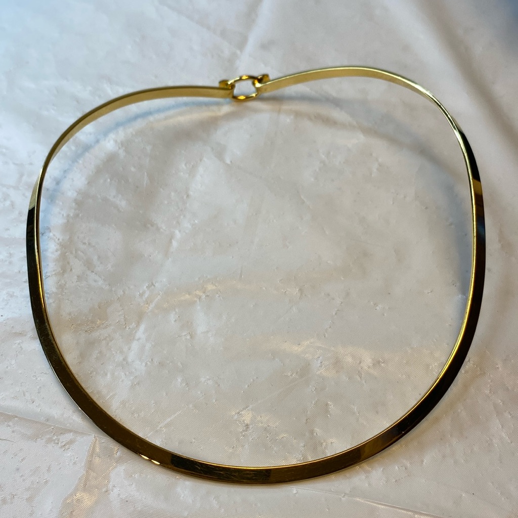 Gold Tone Flat Wire Choker Necklace